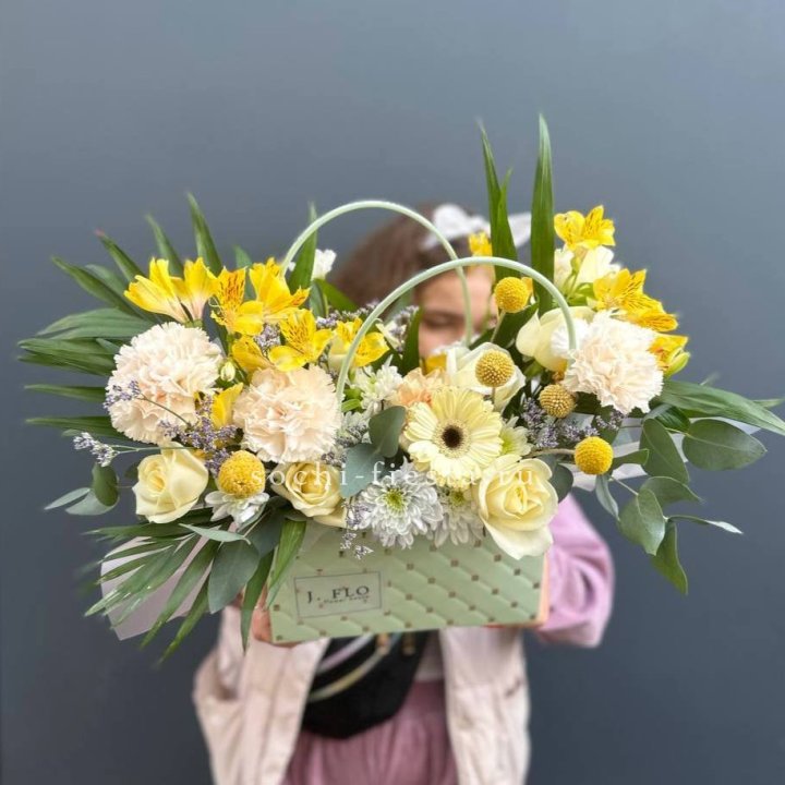 Сумочка с розами "Эпиа" в Химкие