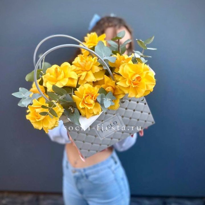 Сумочка с розами "Эдель" в Химкие