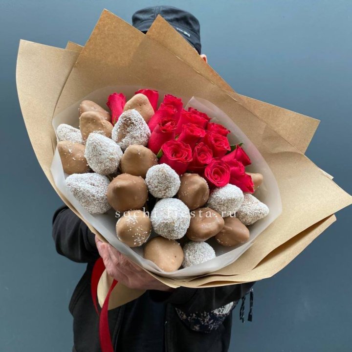 Розы и клубника в шоколаде Мерси в Химкие