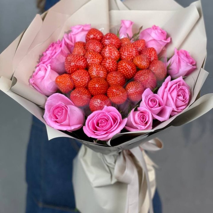 Клубника и розы в Химкие