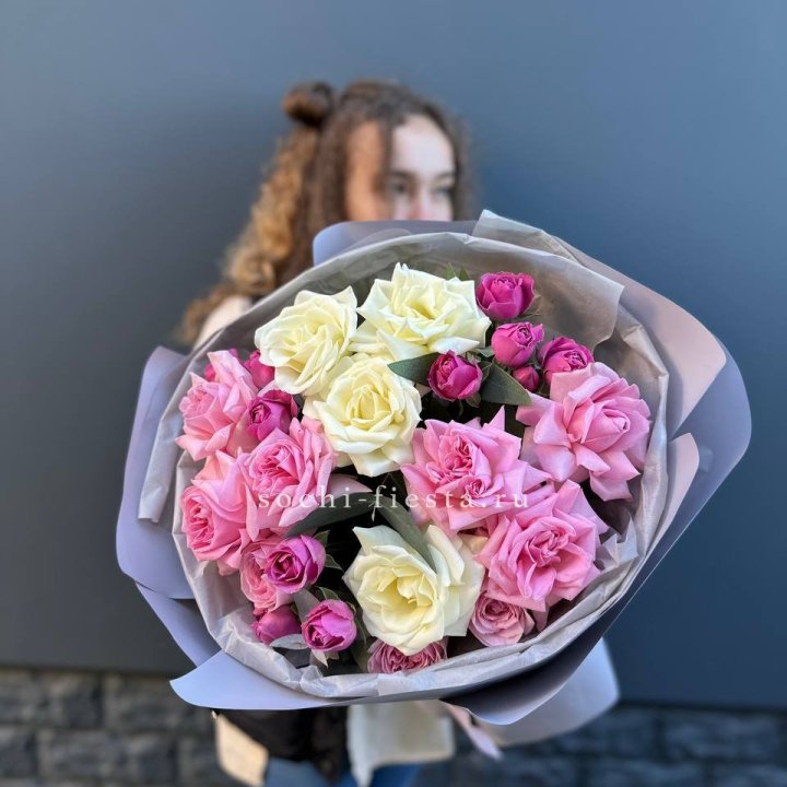 Букет французских и пионовидных роз в Химкие