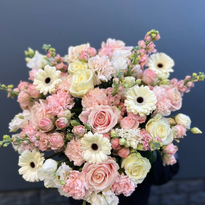 Авторский букет "Нежный" в Химкие
