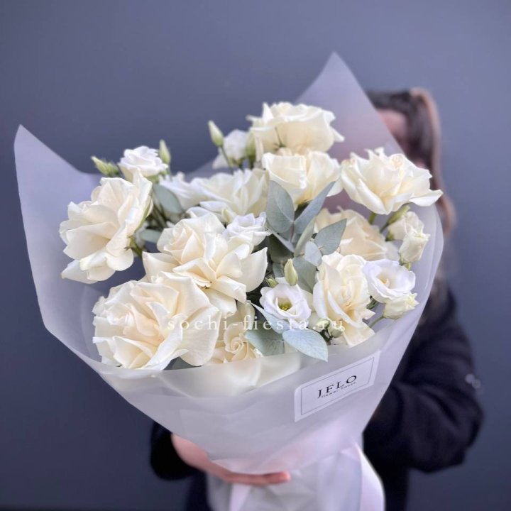 Букет французских роз и эустомы  в Химкие