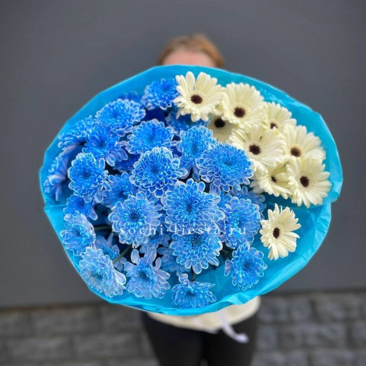 Букет хризантем и гербер в Химкие