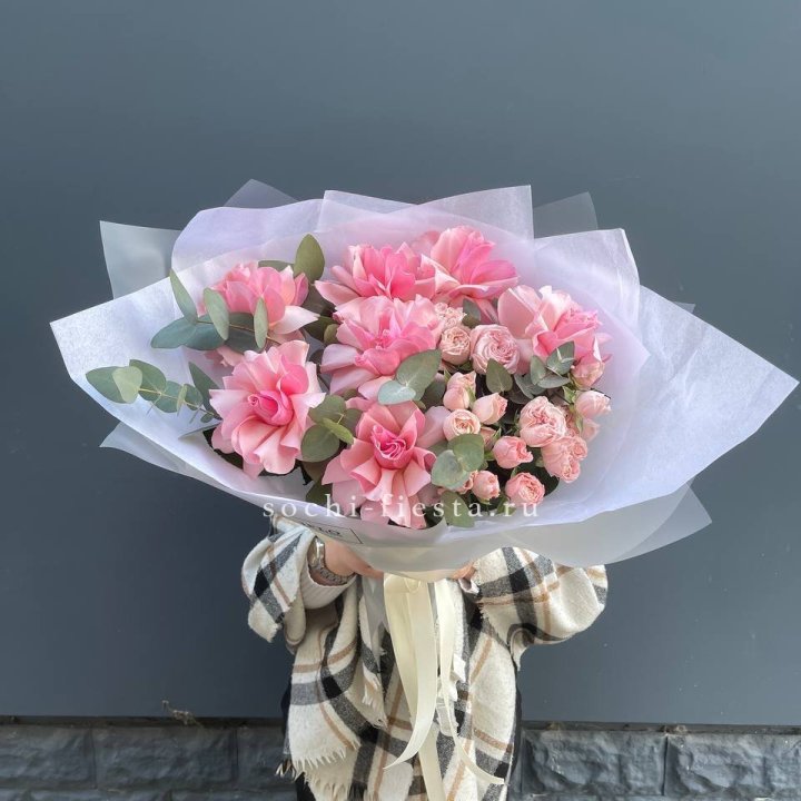 Букет французских и пионовидных роз  в Химкие