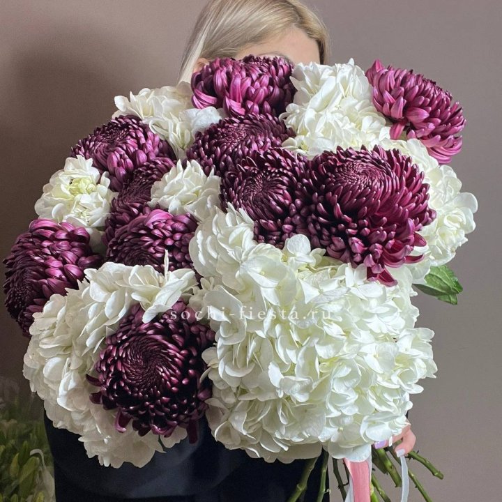 Охапка Бигуди и гортензий в Химкие