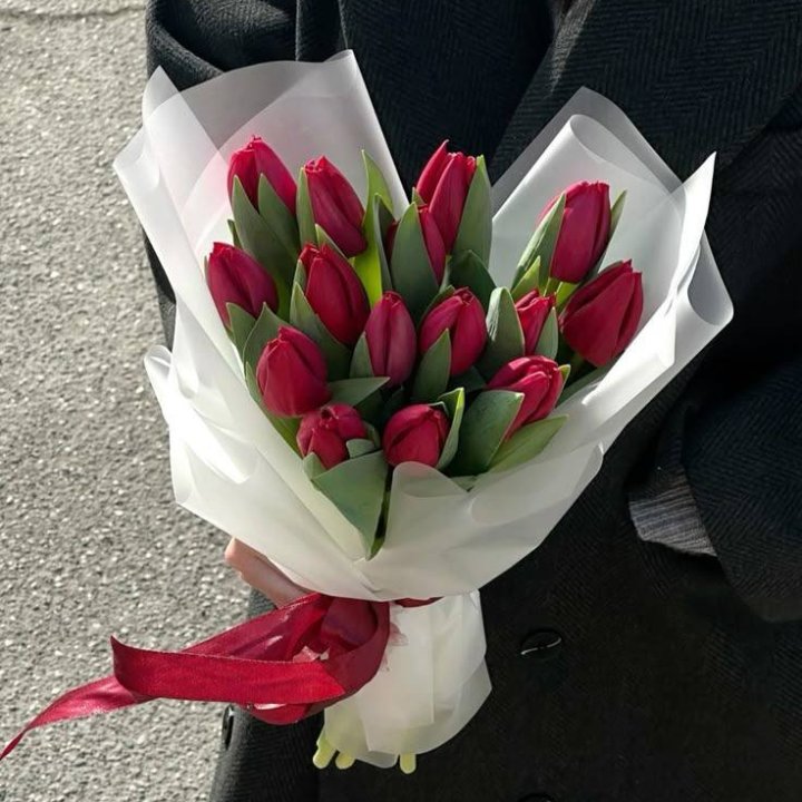 15 красных тюльпанов в Химкие