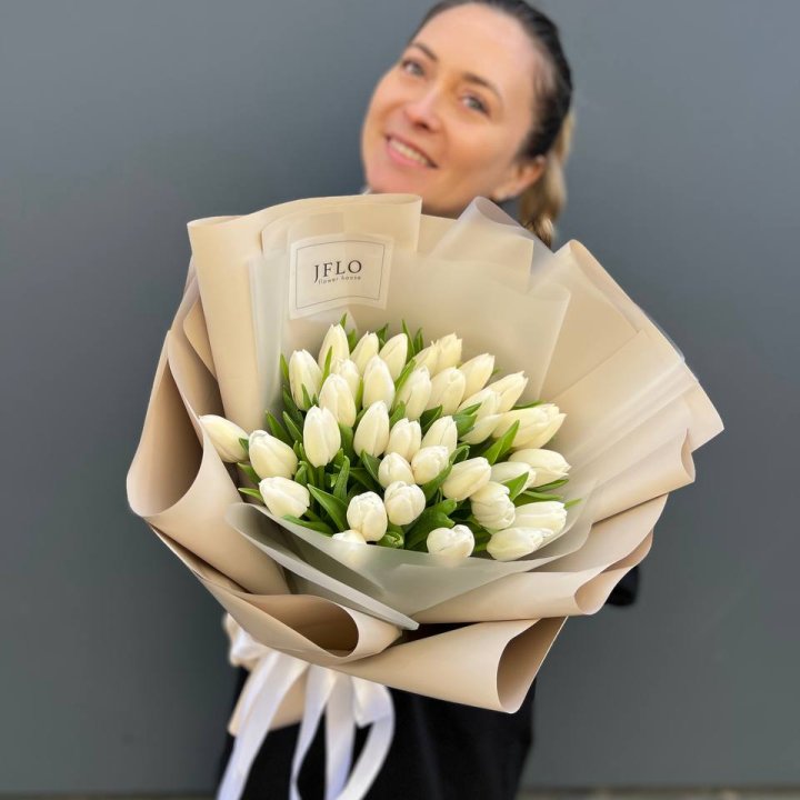 35 белых тюльпанов в Химкие