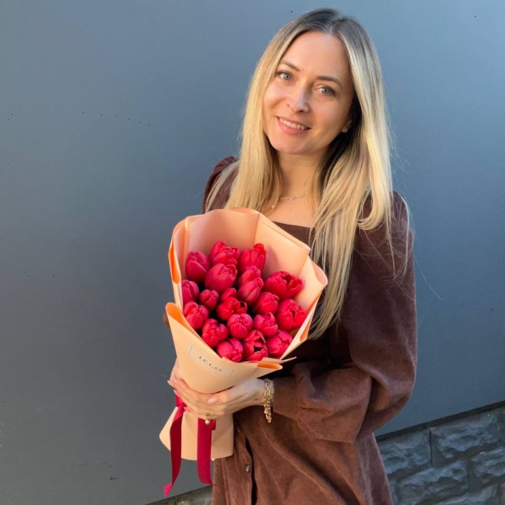  19 красных тюльпанов в Химкие