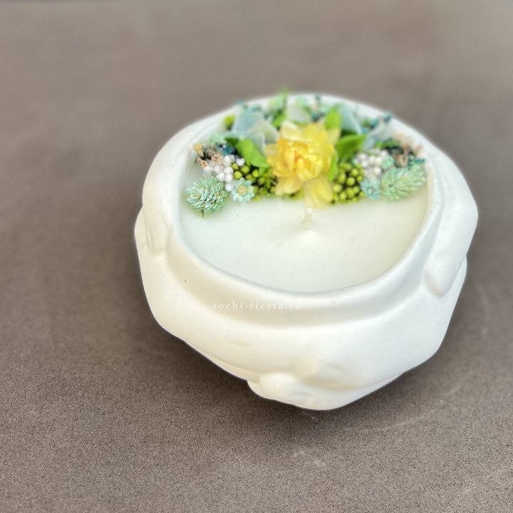 Свеча ароматическая в гипсе Руки в Химкие