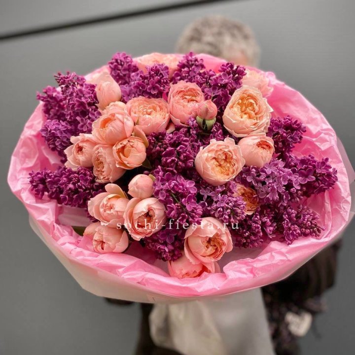  Дуо букет из кустовых роз и сирени в Химкие