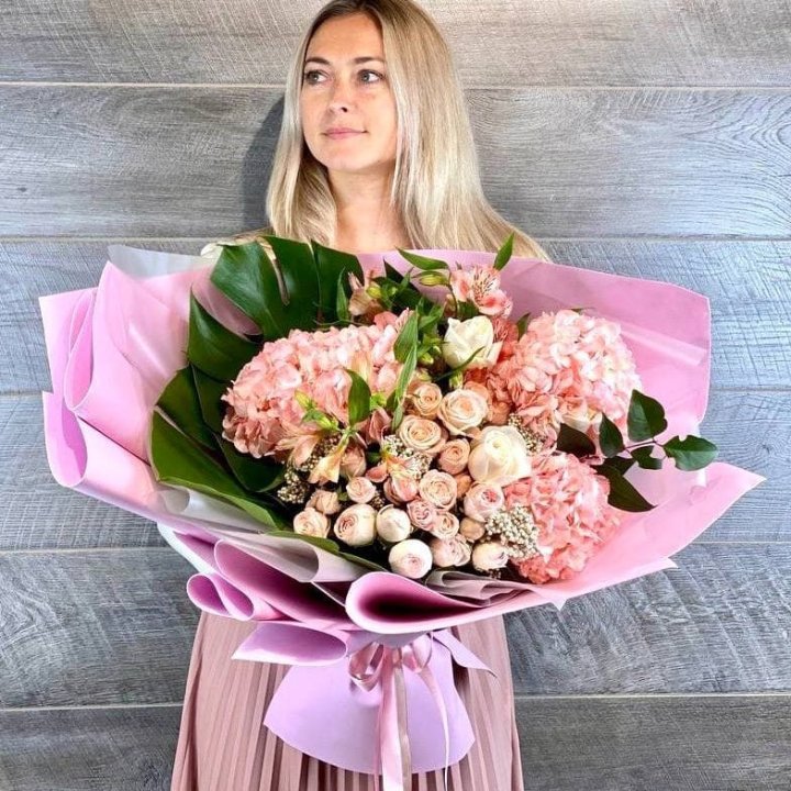 Дизайнерский букет "Валенсия-2" в Химкие