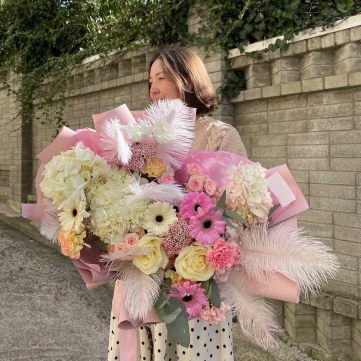 Дизайнерский букет "Валенсия" в Химкие