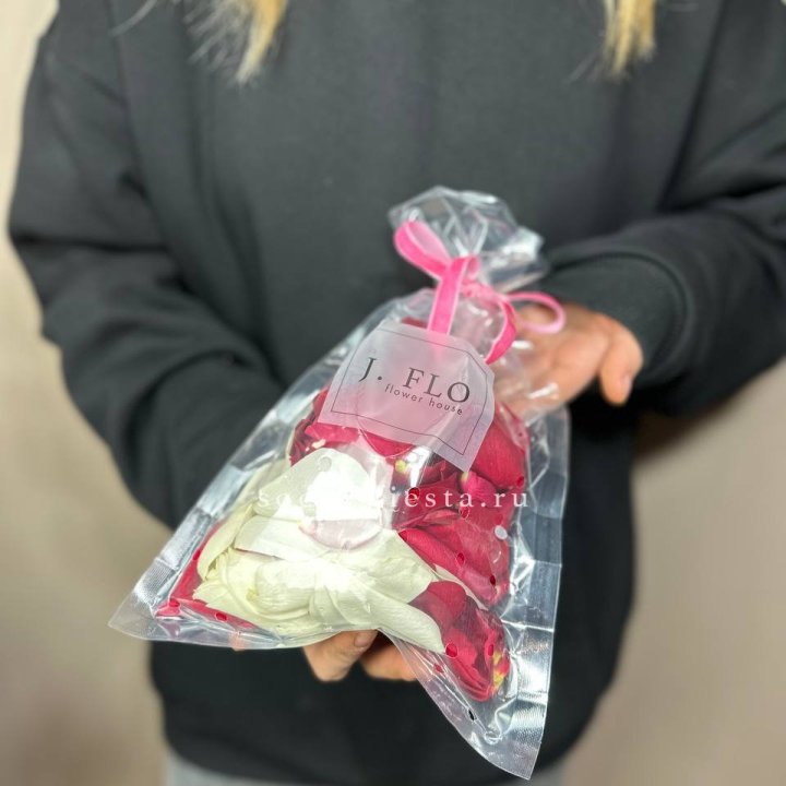 Лепестки роз в Химкие