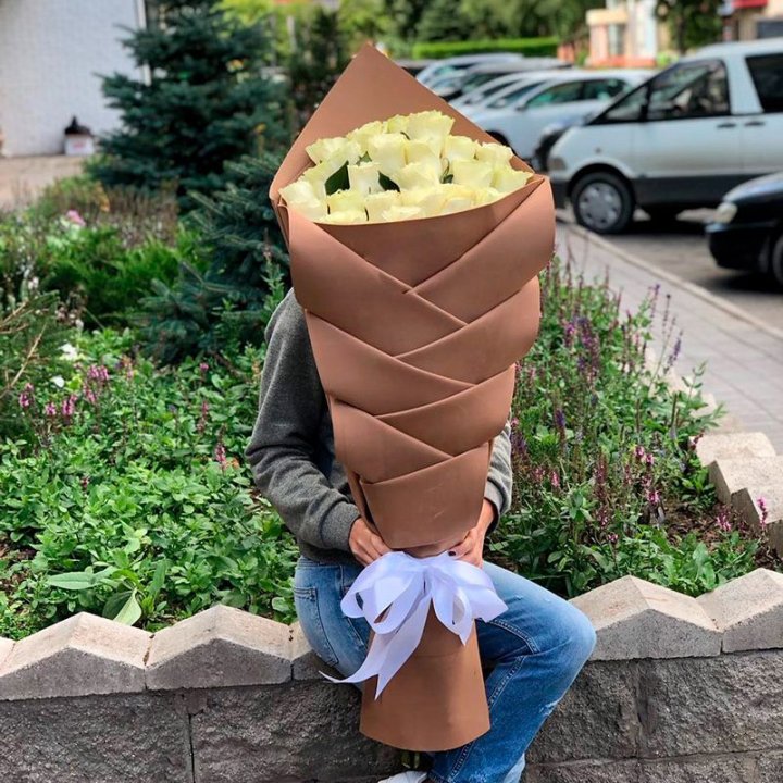 Голландские розы белые "Рыбка" в Химкие