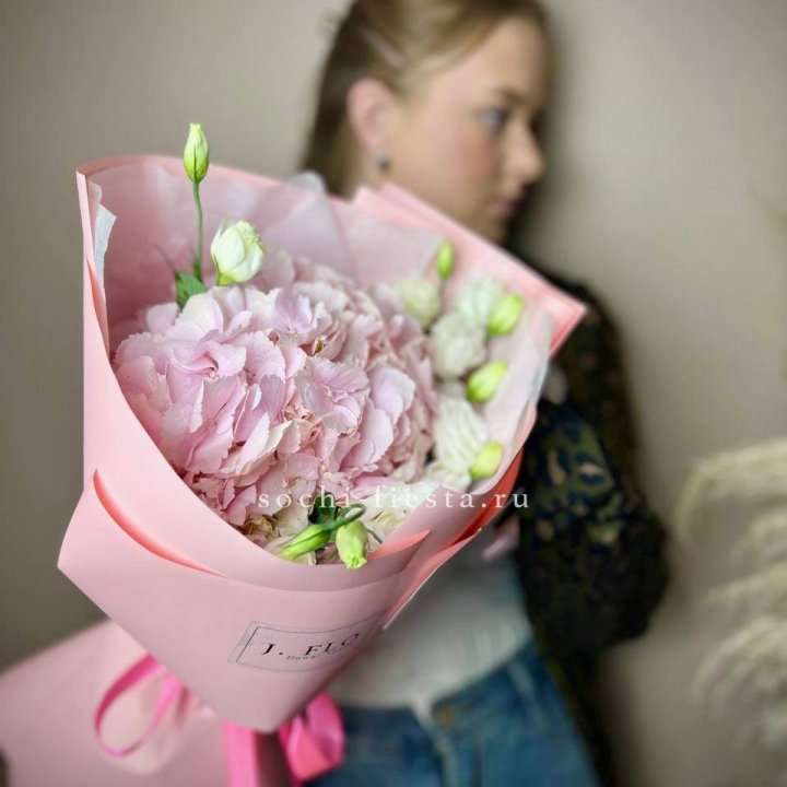 Букет с гортензией №2 в Химкие