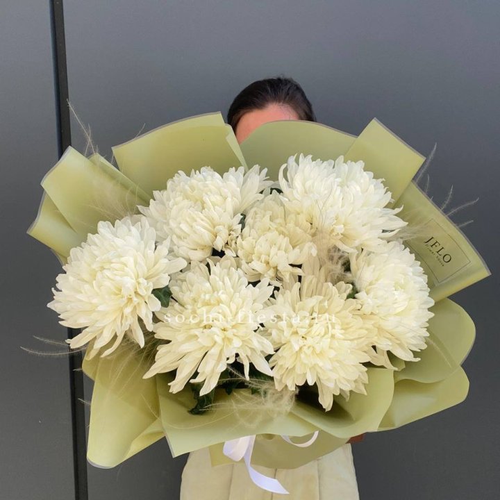 Букет одноголовых хризантем  в Химкие