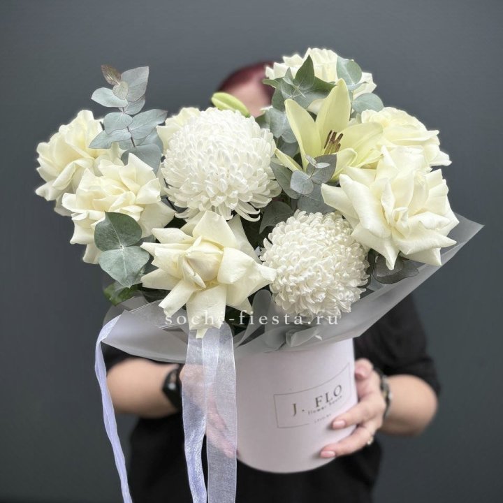 Цветы в шляпной коробке  в Химкие