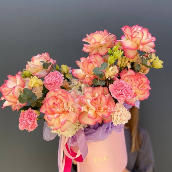 Бокс нежный с розами в Химкие