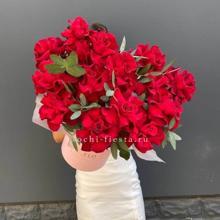 Бокс из 17 французских роз в Химкие