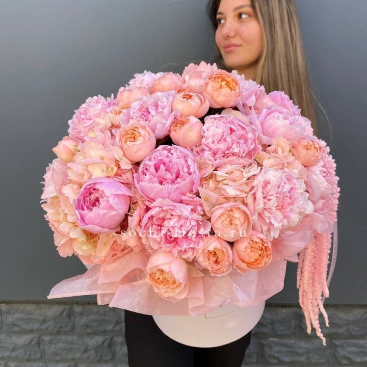 Коробка с пионами "Дабл фловер" в Химкие