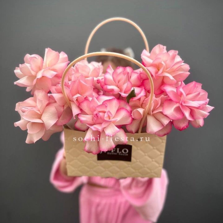 Сумочка розовых роз Венди в Химкие