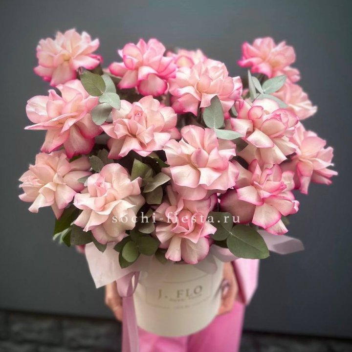 17 Французских  роз Венди в боксе в Химкие