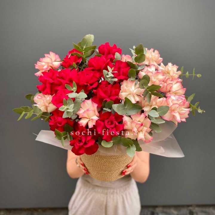 25 Французских роз в джутовом кашпо  в Химкие