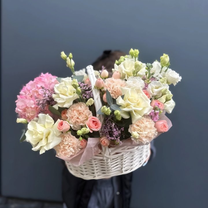 Цветочная корзина "Софтнес" в Химкие