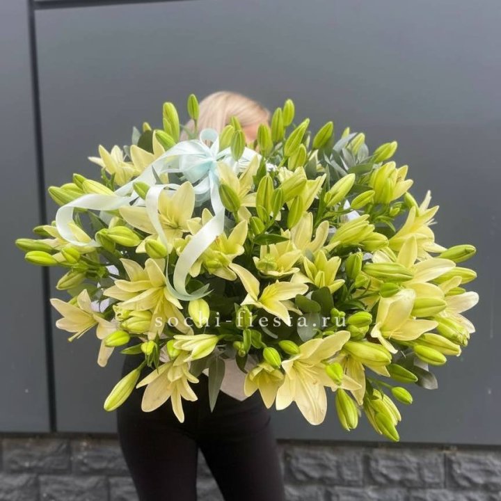 Лилии в корзине в Химкие