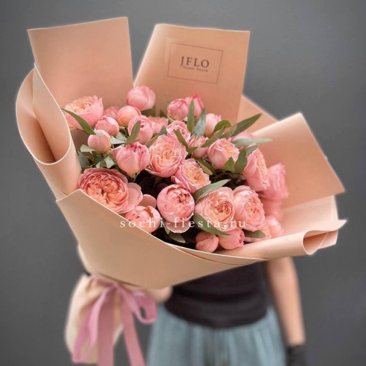 Букет из 9 кустовых роз Джульетта в Химкие