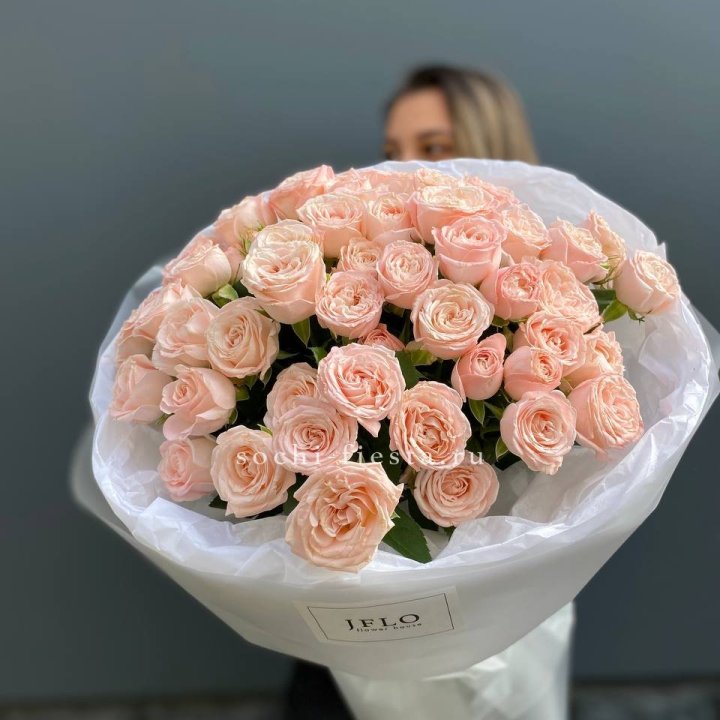 Букет кустовых роз Бомбастик в Химкие