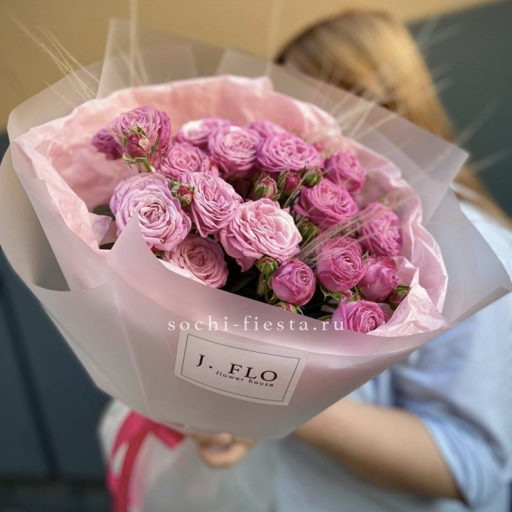 Пионовидные розы Мадам Бомбастик Pink в Химкие