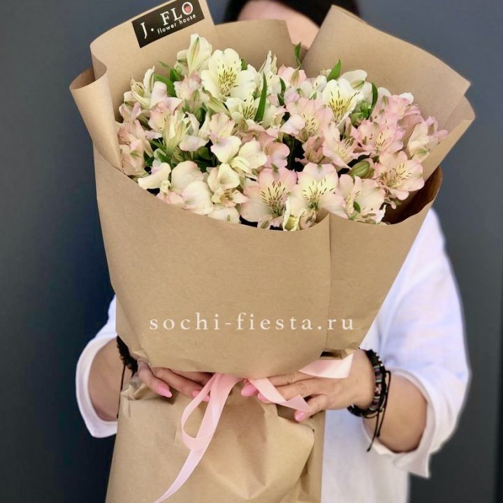 17  альстромерий в крафте в Химкие