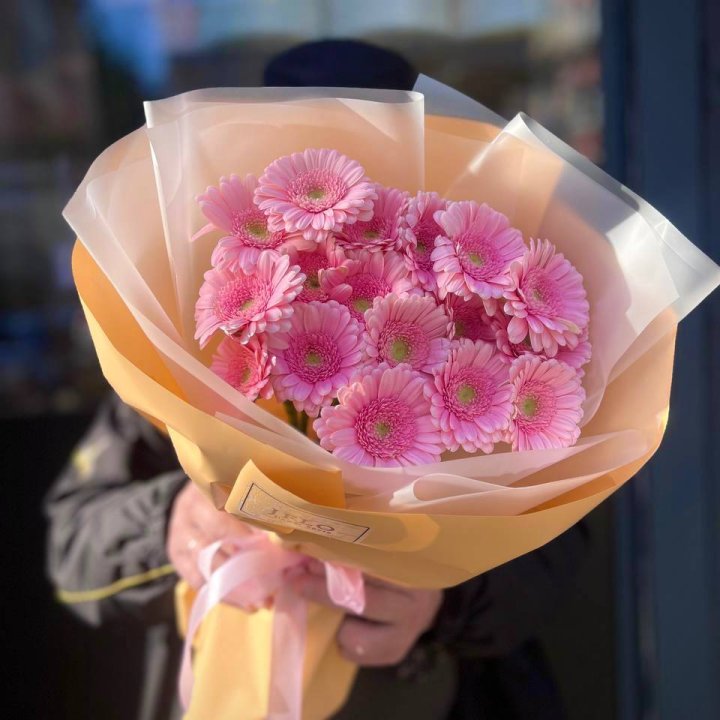 17 розовых гербер  в Химкие