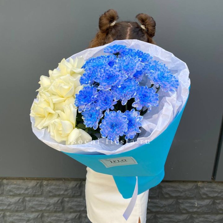 Дуо букет розы и хризантема в Химкие