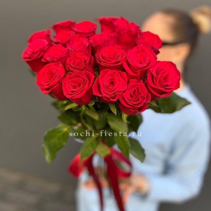 19 красных роз в Химкие