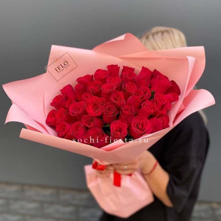 35 красных роз в Химкие
