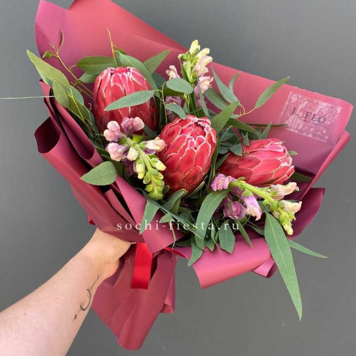 Букет из протеи "Квин" в Химкие