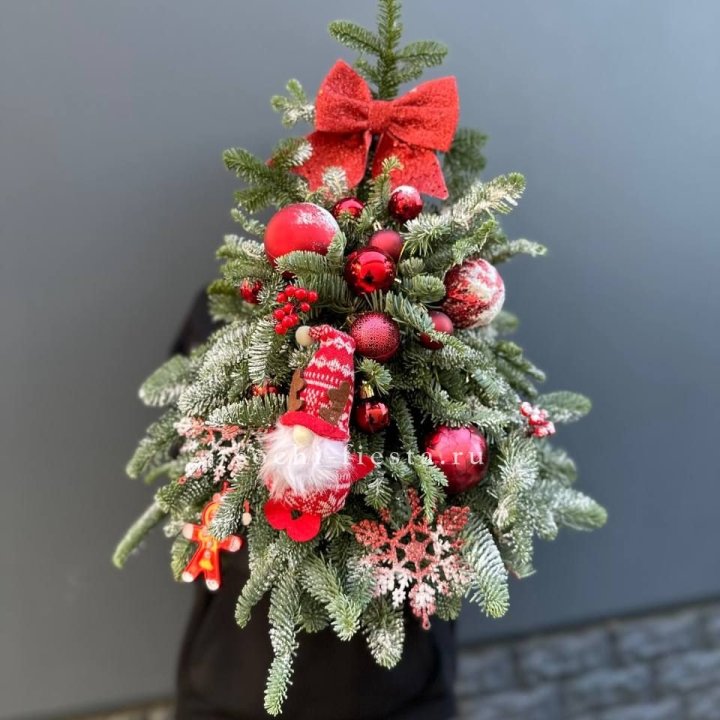 Новогодняя елочка "Ред" в Химкие