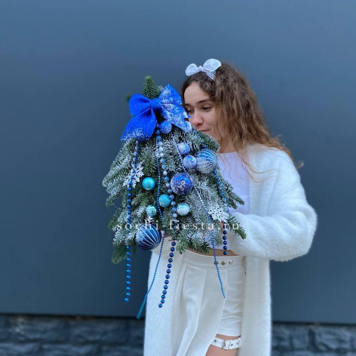 Новогодняя елочка "Блю" в Химкие
