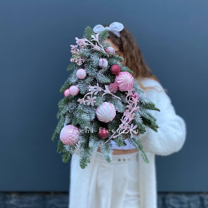 Новогодняя елочка "Розе" в Химкие