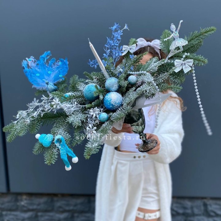 Композиция в бокале голубая в Химкие