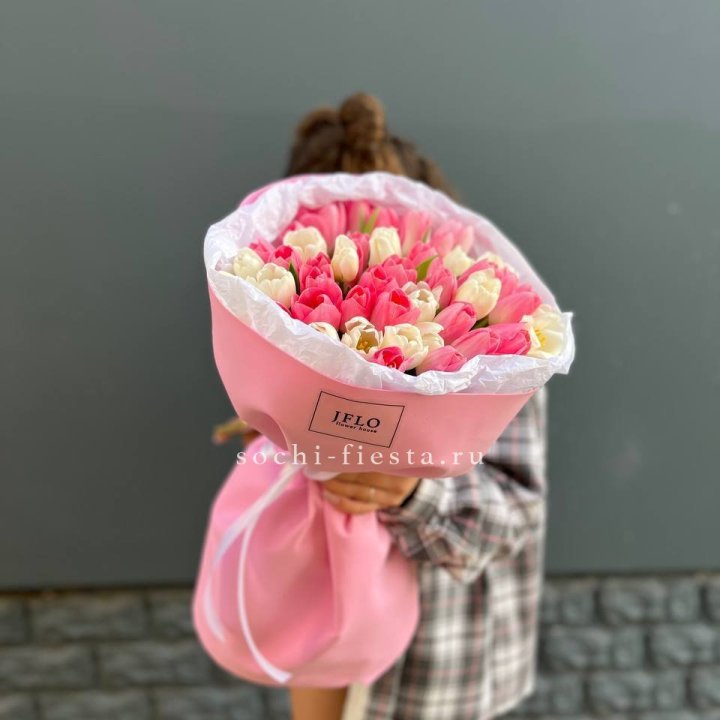 51 бело-розовый тюльпан в Химкие