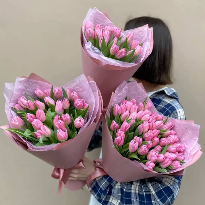 Букет розовых тюльпанов в Химкие