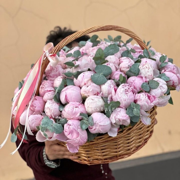 Корзина пионов "75" в Химкие