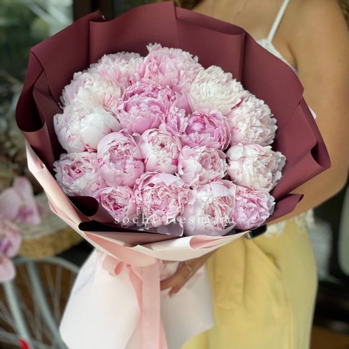 Букет 17 зефирных пионов в Химкие