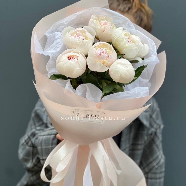 Букет белых пионов в Химкие