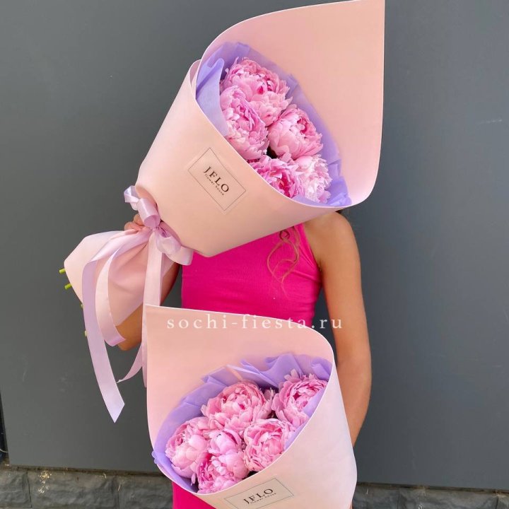 Букет из 5 пионов в Химкие