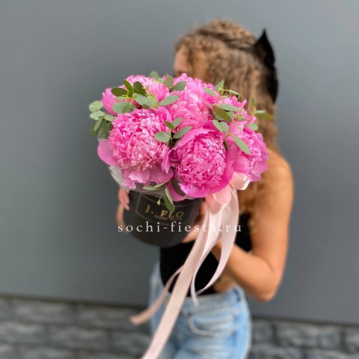 Дизайнерский цилиндр "Фломени" в Химкие